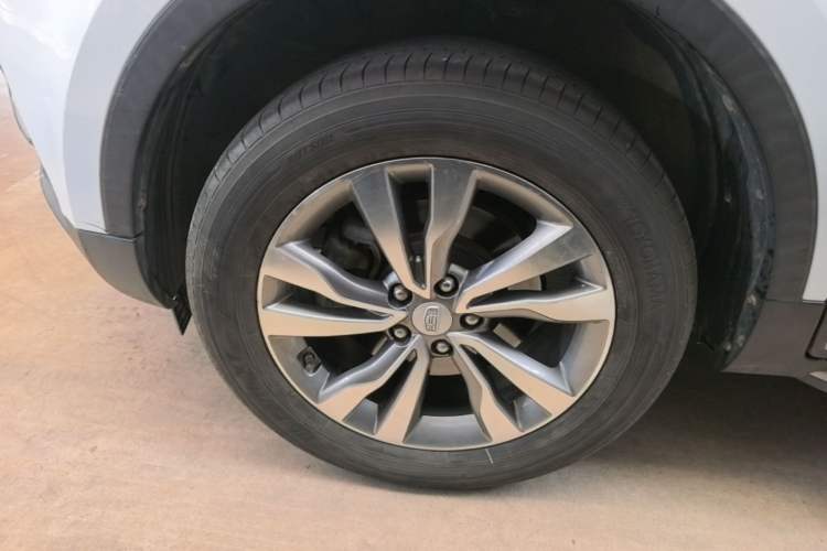 Used Geely Auto Emgrand X7 Sport 2016 2.0L Manual ZhiShang Version Left Front Wheel Hub