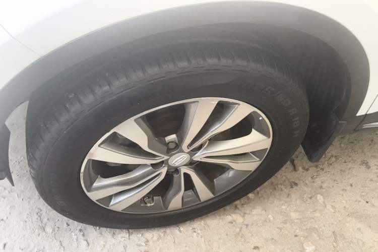 Used Geely Auto Emgrand X7 Sport 2016 1.8TD Automatic ZhiZun Version Left Front Wheel Hub