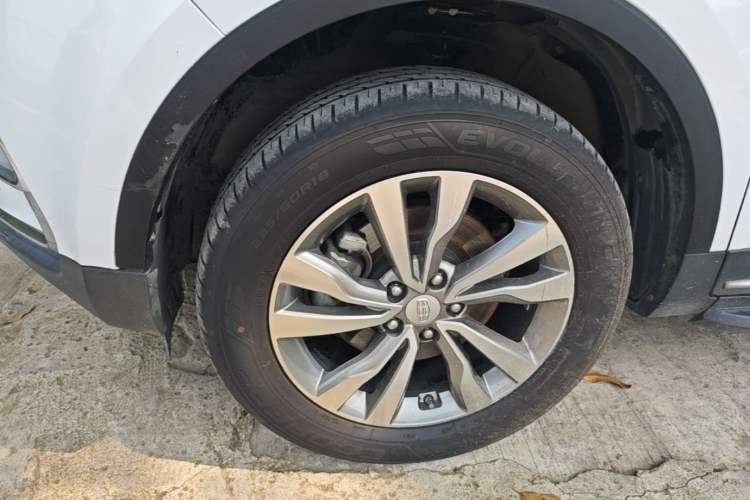 Used Geely Auto Emgrand X7 Sport 2016 1.8TD Automatic All-Wheel-Drive ZhiZun Edition Left Front Wheel Hub