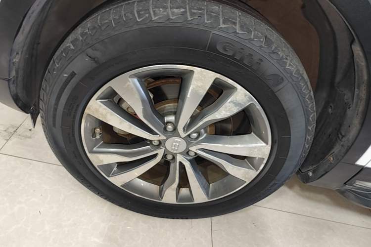 Used Geely Auto Emgrand X7 Sport 2016 1.8TD Automatic Smart Model Left Front Wheel Hub