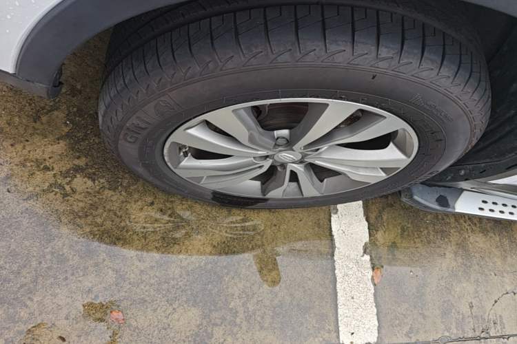 Used Geely Auto Emgrand X7 Sport 2016 1.8TD Automatic ZhiShang Model Left Front Wheel Hub