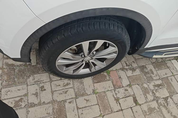 Used Geely Auto Emgrand X7 Sport 2016 1.8TD Automatic ZhiZun Version Left Front Wheel Hub