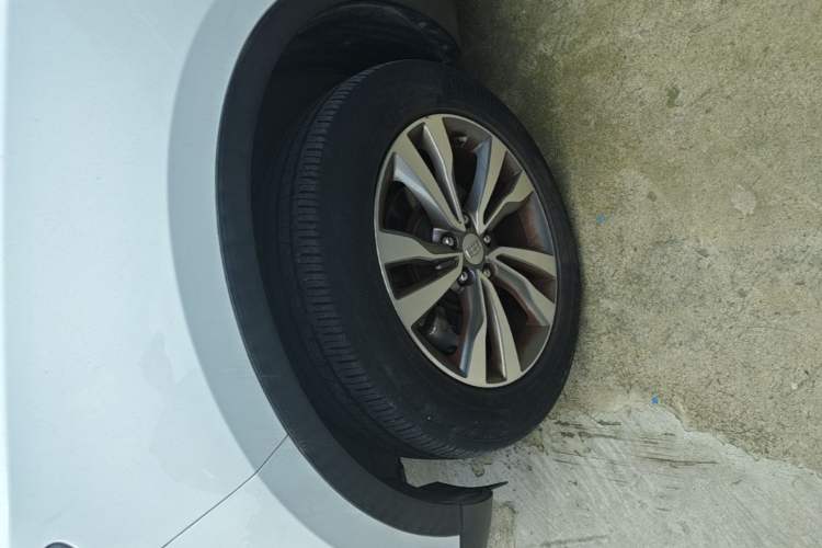 Used Geely Auto Emgrand X7 Sport 2016 1.8TD Automatic ZhiZun Version Left Front Wheel Hub