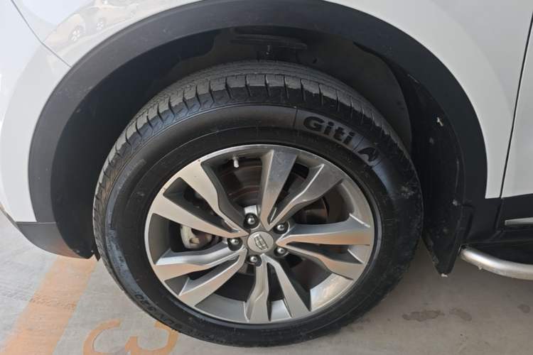 Used Geely Auto Emgrand X7 Sport 2016 1.8TD Automatic Smart Model Left Front Wheel Hub