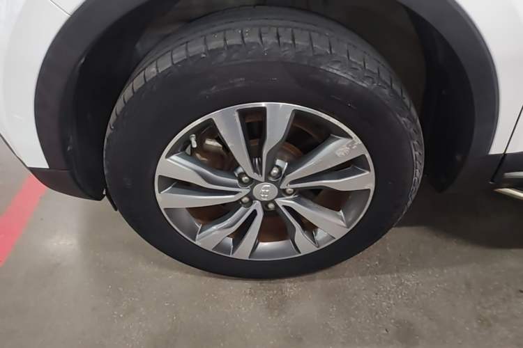Used Geely Auto Emgrand X7 Sport 2016 2.0L Manual ZhiShang Version Left Front Wheel Hub