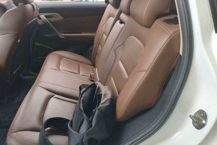 Used Geely Auto Emgrand X7 Sport 2016 1.8TD Automatic ZhiZun Version Left Rear Seat