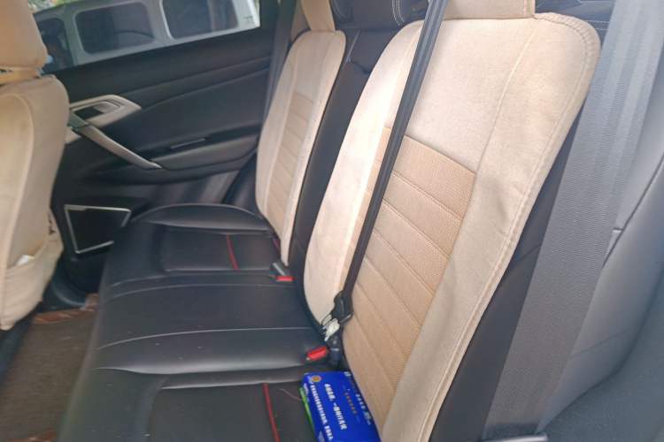 Used Geely Auto Emgrand X7 Sport 2016 1.8TD Automatic Smart Model Left Rear Seat