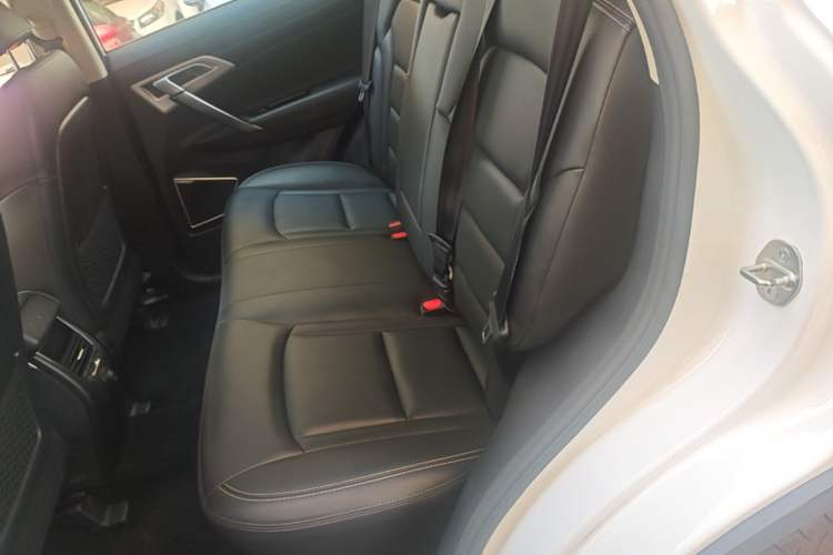 Used Geely Auto Emgrand X7 Sport 2016 1.8TD Automatic Smart Connectivity Version Left Rear Seat