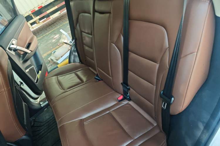 Used Geely Auto Emgrand X7 Sport 2016 1.8TD Automatic ZhiZun Version Left Rear Seat