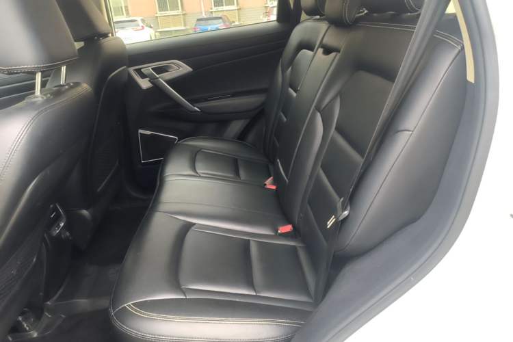 Used Geely Auto Emgrand X7 Sport 2016 1.8TD Automatic Smart Connectivity Version Left Rear Seat