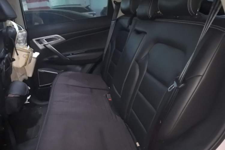 Used Geely Auto Emgrand X7 Sport 2016 1.8TD Automatic Smart Connectivity Version Left Rear Seat