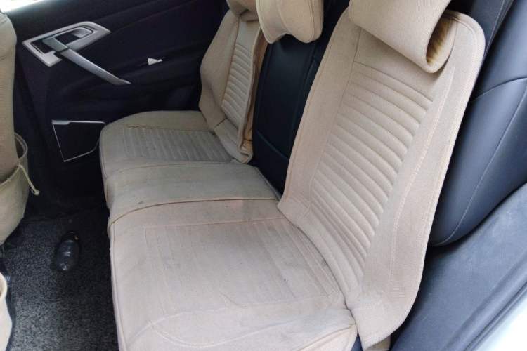 Used Geely Auto Emgrand X7 Sport 2016 1.8TD Automatic All-Wheel Drive Smart Version Left Rear Seat