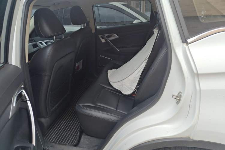 Used Geely Auto Emgrand X7 Sport 2016 2.0L Manual ZhiShang Version Left Rear Seat