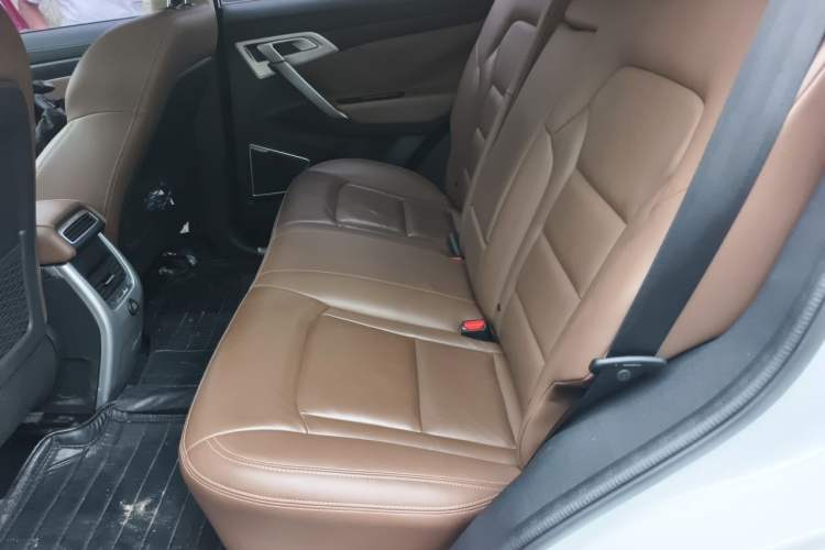 Used Geely Auto Emgrand X7 Sport 2016 1.8TD Automatic All-Wheel-Drive ZhiZun Edition Left Rear Seat