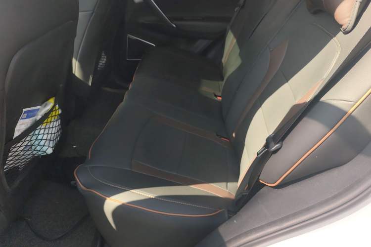 Used Geely Auto Emgrand X7 Sport 2016 1.8TD Automatic Smart Connectivity Version Left Rear Seat