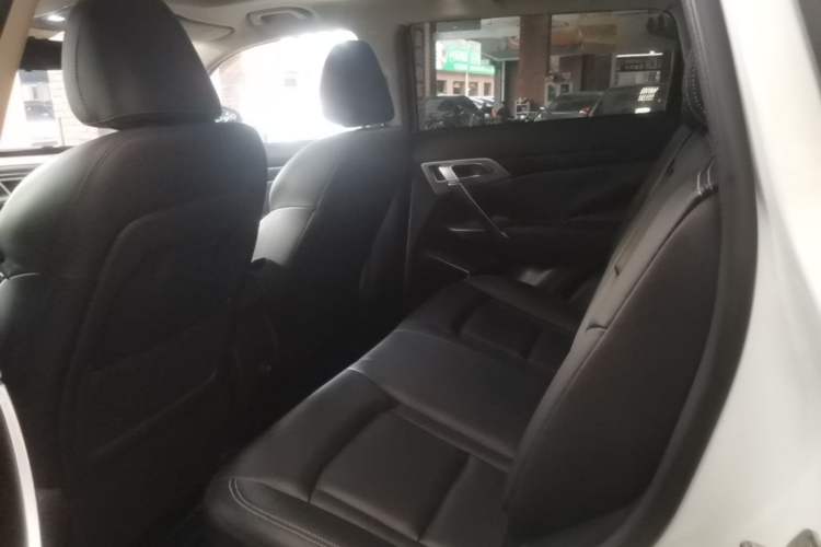 Used Geely Auto Emgrand X7 Sport 2016 2.0L Manual ZhiShang Version Left Rear Seat