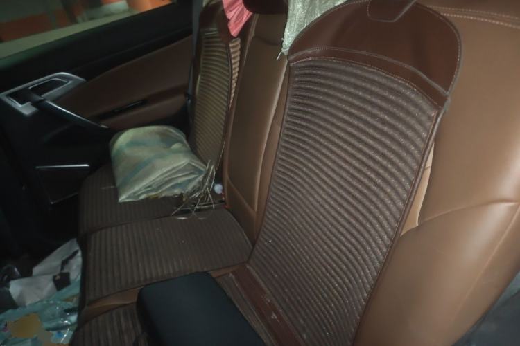 Used Geely Auto Emgrand X7 Sport 2016 1.8TD Automatic ZhiZun Version Left Rear Seat