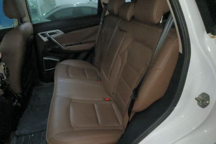 Used Geely Auto Emgrand X7 Sport 2016 1.8TD Automatic All-Wheel-Drive ZhiZun Edition Left Rear Seat