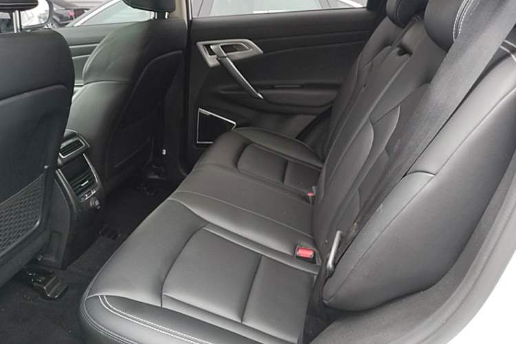 Used Geely Auto Emgrand X7 Sport 2016 1.8TD Automatic Smart Model Left Rear Seat