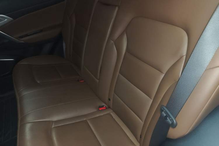 Used Geely Auto Emgrand X7 Sport 2016 1.8TD Automatic ZhiZun Version Left Rear Seat