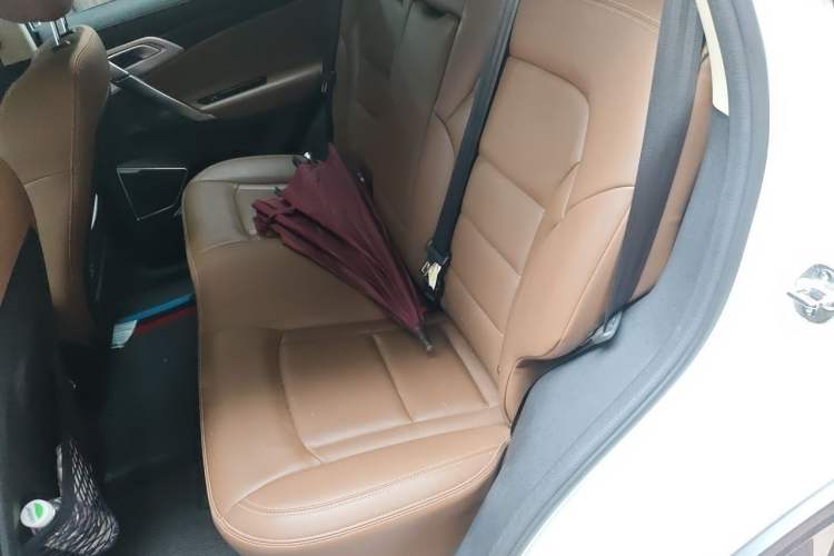 Used Geely Auto Emgrand X7 Sport 2016 1.8TD Automatic ZhiZun Version Left Rear Seat