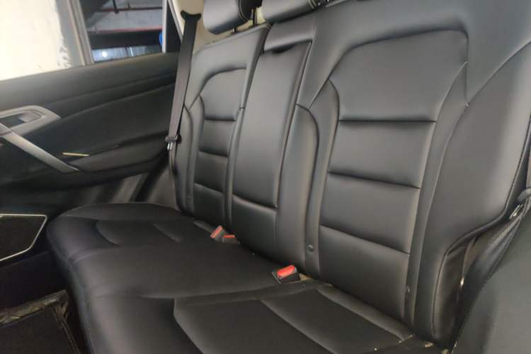 Used Geely Auto Emgrand X7 Sport 2016 1.8TD Automatic Smart Model Left Rear Seat