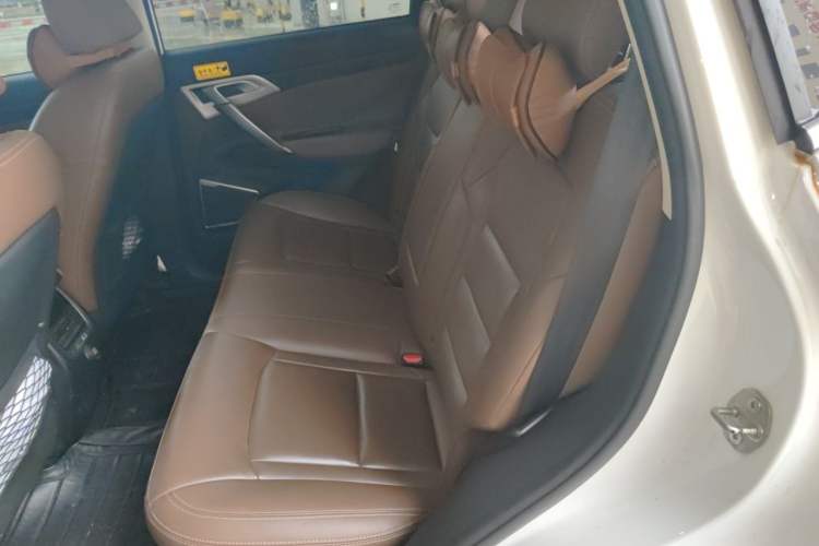 Used Geely Auto Emgrand X7 Sport 2016 1.8TD Automatic All-Wheel-Drive ZhiZun Edition Left Rear Seat