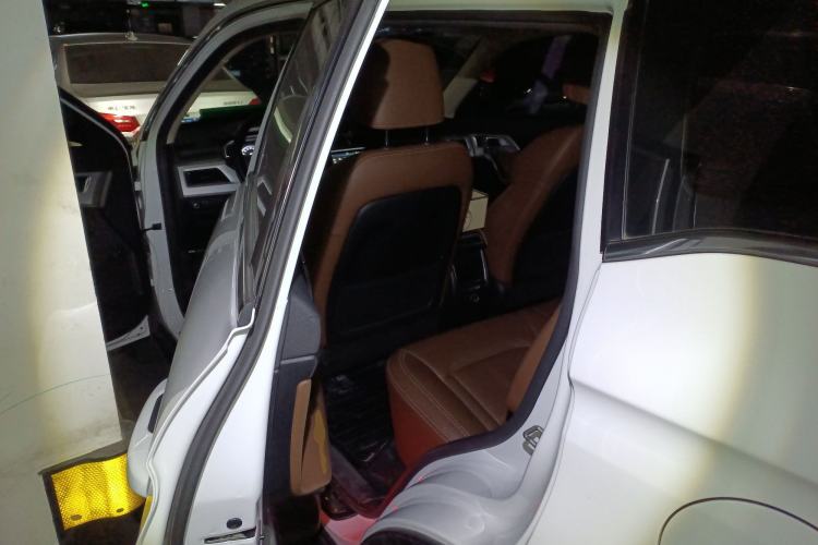 Used Geely Auto Emgrand X7 Sport 2016 1.8TD Automatic ZhiZun Version Left Rear Seat