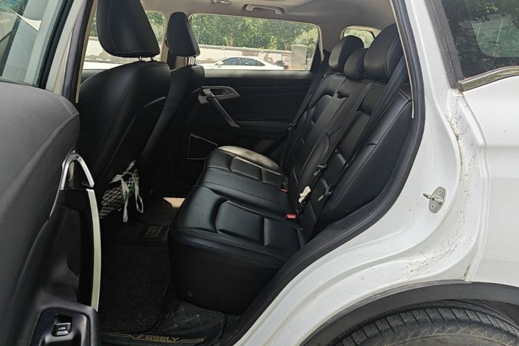 Used Geely Auto Emgrand X7 Sport 2016 1.8TD Automatic Smart Connectivity Version Left Rear Seat