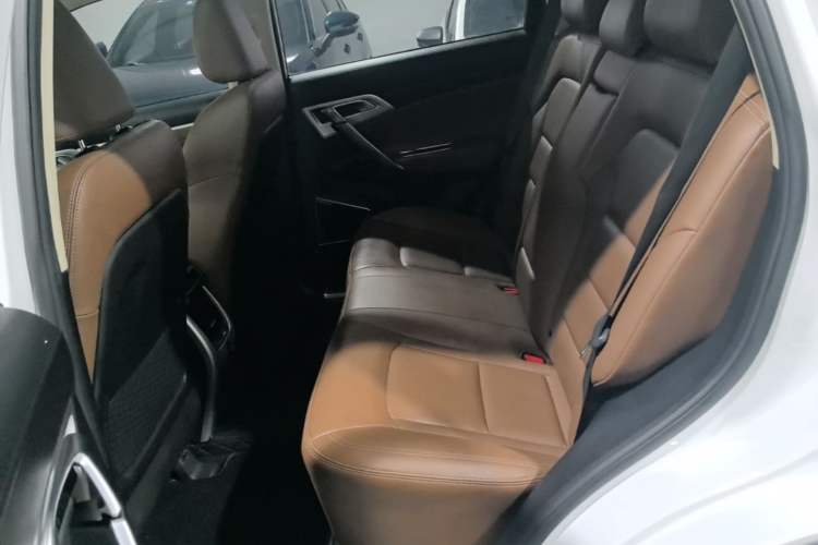 Used Geely Auto Emgrand X7 Sport 2016 1.8TD Automatic ZhiZun Version Left Rear Seat
