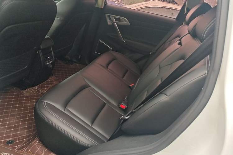 Used Geely Auto Emgrand X7 Sport 2016 1.8TD Automatic Smart Connectivity Version Left Rear Seat