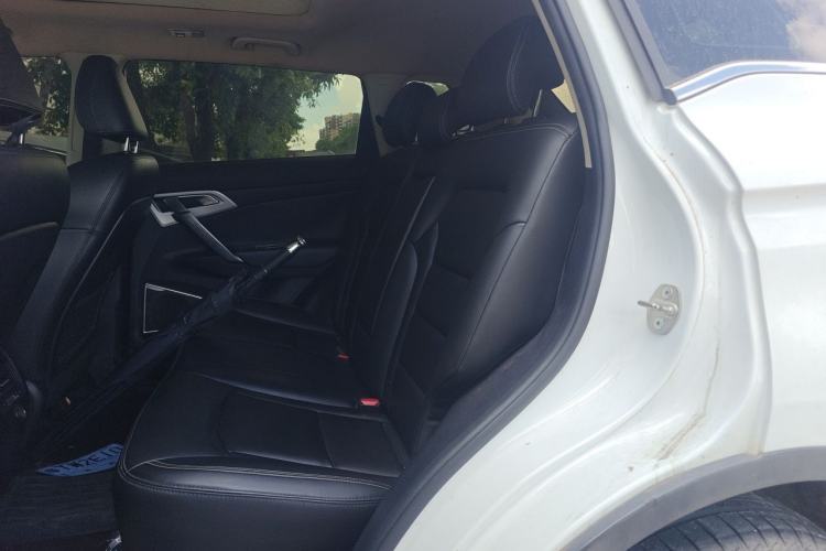 Used Geely Auto Emgrand X7 Sport 2016 1.8TD Automatic Smart Connectivity Version Left Rear Seat