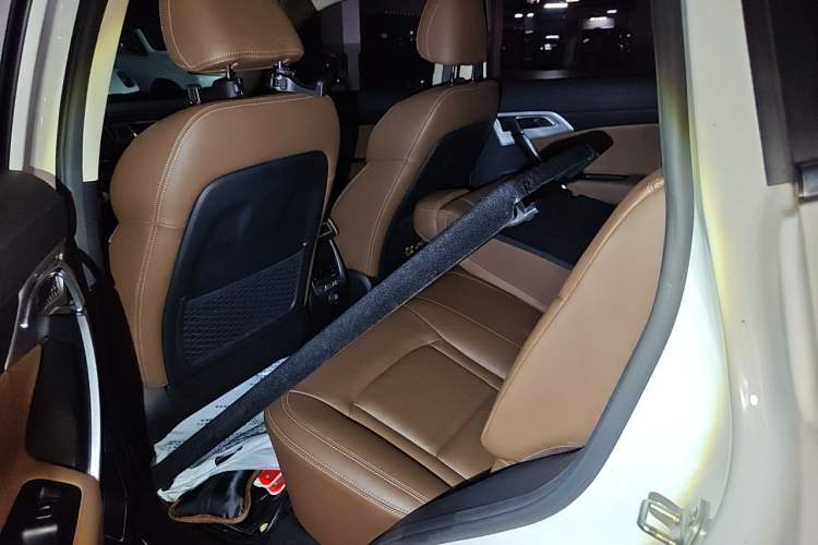 Used Geely Auto Emgrand X7 Sport 2016 1.8TD Automatic ZhiZun Version Left Rear Seat