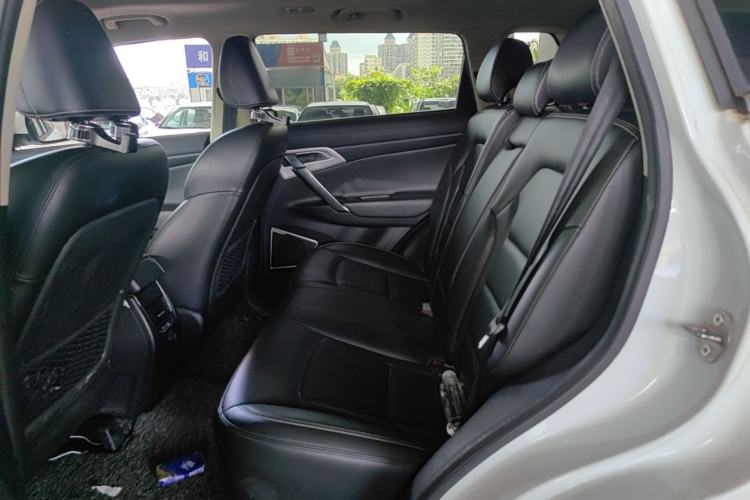 Used Geely Auto Emgrand X7 Sport 2016 1.8TD Automatic Smart Connectivity Version Left Rear Seat