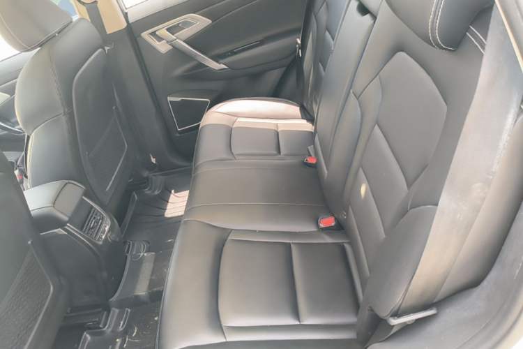 Used Geely Auto Emgrand X7 Sport 2016 1.8TD Automatic Smart Connectivity Version Left Rear Seat