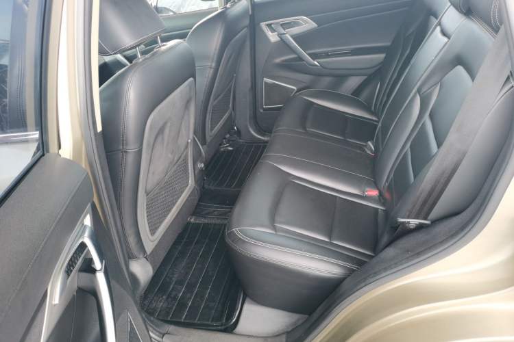 Used Geely Auto Emgrand X7 Sport 2016 2.0L Manual Smart Connect Version Left Rear Seat
