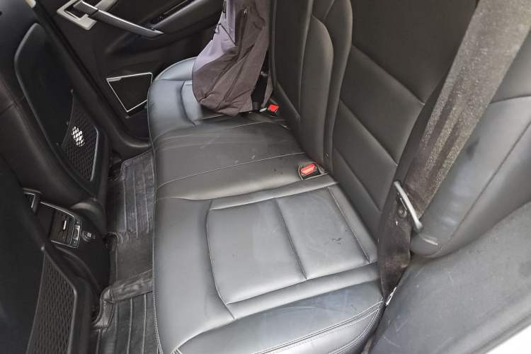 Used Geely Auto Emgrand X7 Sport 2016 1.8TD Automatic Smart Model Left Rear Seat