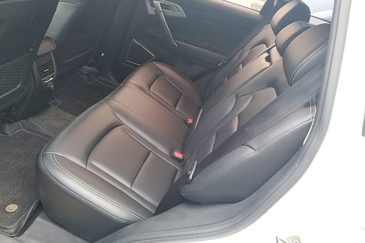Used Geely Auto Emgrand X7 Sport 2016 1.8TD Automatic Smart Connectivity Version Left Rear Seat