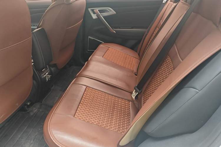 Used Geely Auto Emgrand X7 Sport 2016 1.8TD Automatic ZhiShang Model Left Rear Seat