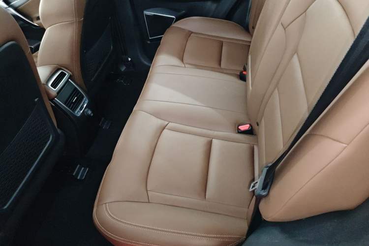 Used Geely Auto Emgrand X7 Sport 2016 1.8TD Automatic ZhiZun Version Left Rear Seat