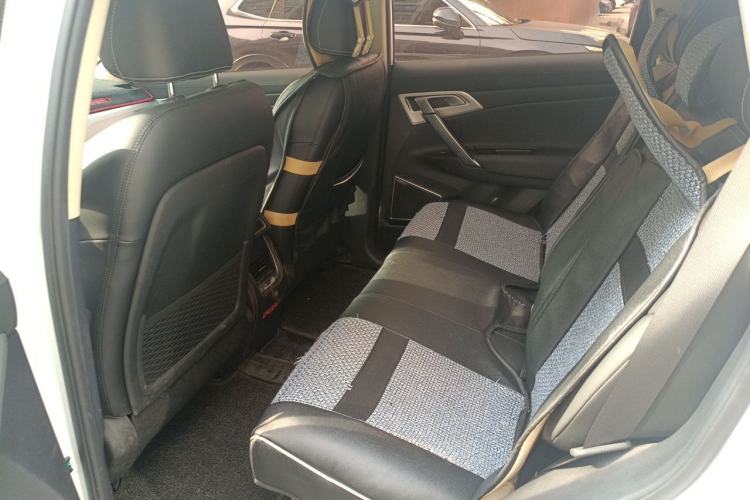 Used Geely Auto Emgrand X7 Sport 2016 1.8TD Automatic Smart Model Left Rear Seat