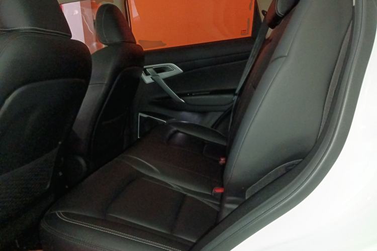 Used Geely Auto Emgrand X7 Sport 2016 1.8TD Automatic Smart Connectivity Version Left Rear Seat