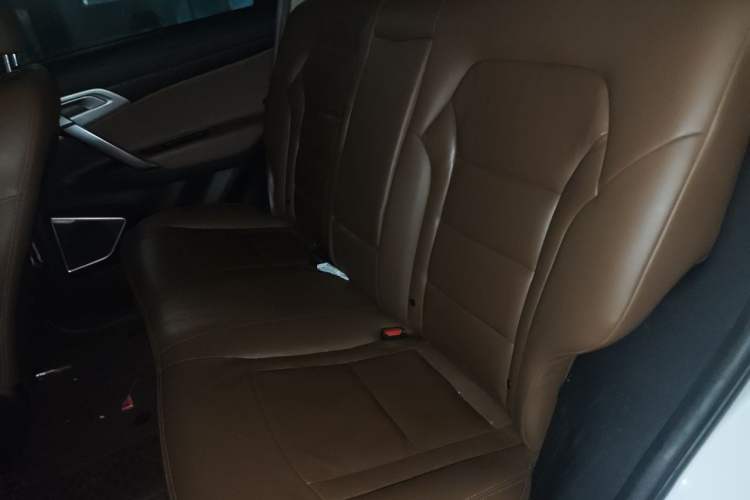 Used Geely Auto Emgrand X7 Sport 2016 1.8TD Automatic Smart Connectivity Version Left Rear Seat