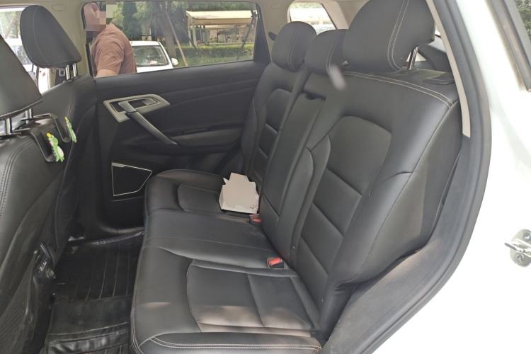 Used Geely Auto Emgrand X7 Sport 2016 1.8TD Automatic Smart Connectivity Version Left Rear Seat