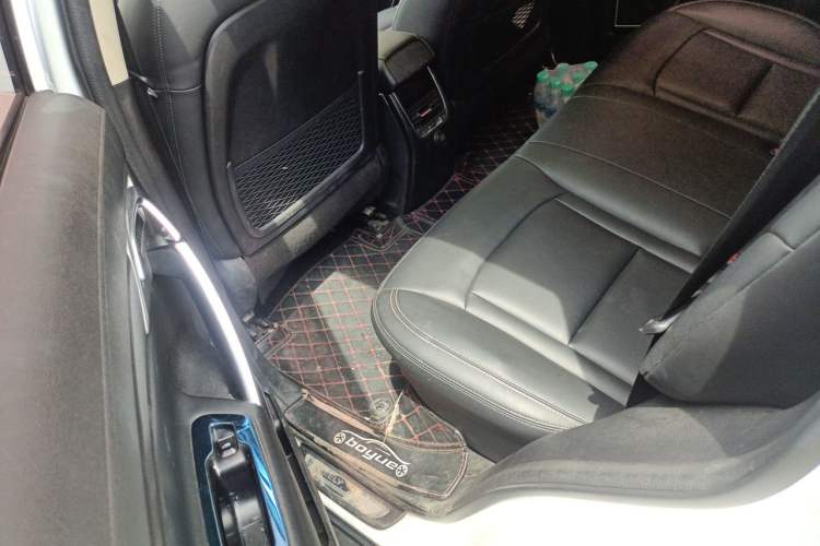 Used Geely Auto Emgrand X7 Sport 2016 1.8TD Automatic Smart Connectivity Version Left Rear Seat