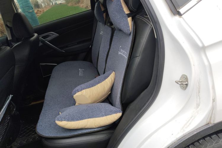 Used Geely Auto Emgrand X7 Sport 2016 1.8TD Automatic Smart Connectivity Version Left Rear Seat
