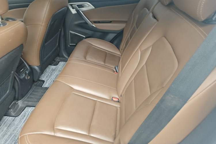 Used Geely Auto Emgrand X7 Sport 2016 1.8TD Automatic ZhiZun Version Left Rear Seat
