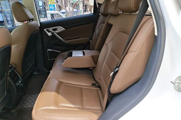 Used Geely Auto Emgrand X7 Sport 2016 1.8TD Automatic ZhiZun Version Left Rear Seat