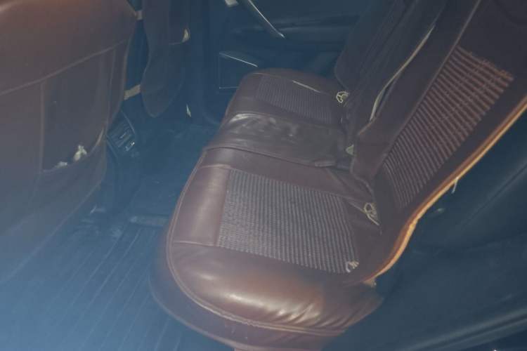 Used Geely Auto Emgrand X7 Sport 2016 1.8TD Automatic ZhiShang Model Left Rear Seat