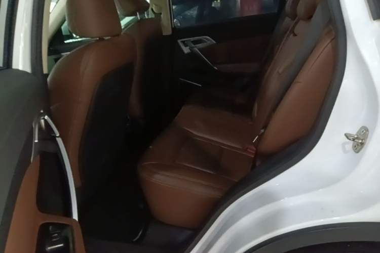 Used Geely Auto Emgrand X7 Sport 2016 1.8TD Automatic ZhiZun Version Left Rear Seat